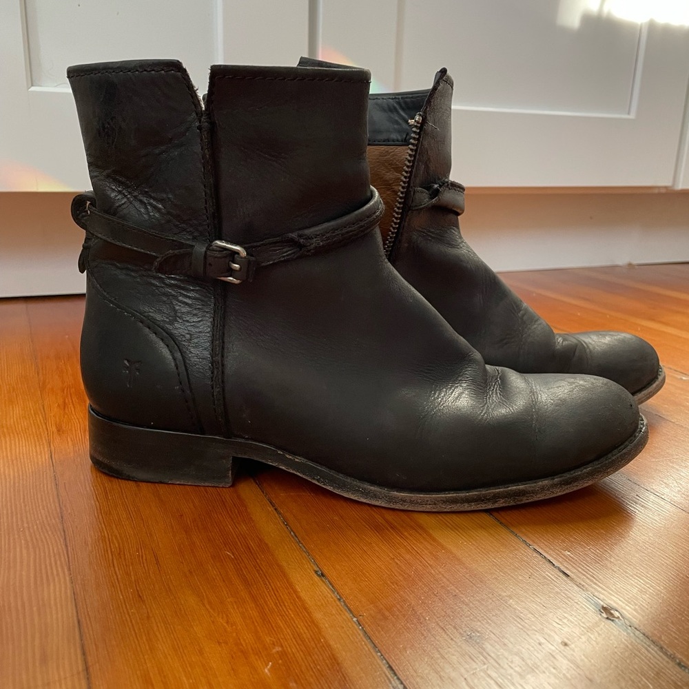 Frye boots size 8, light wear